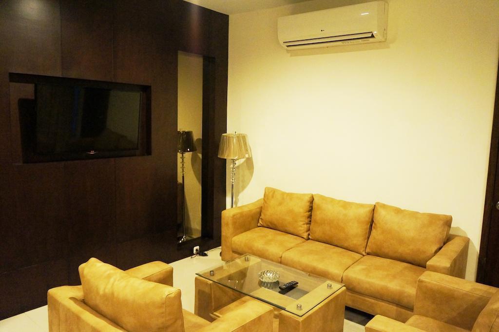 Ameera Hotel Pekanbaru Extérieur photo