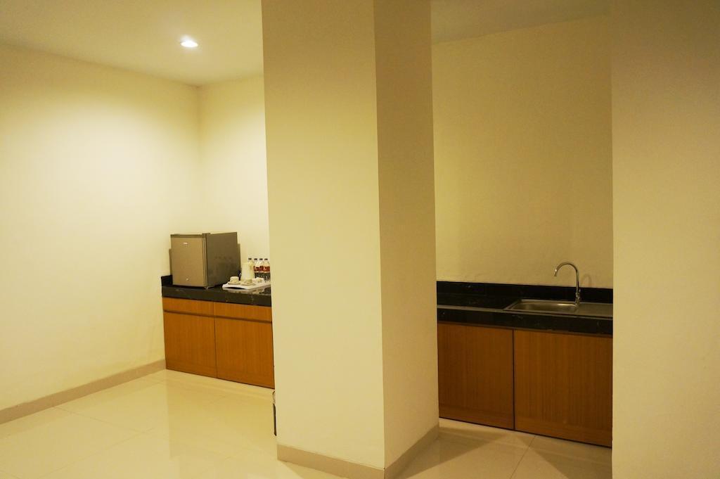 Ameera Hotel Pekanbaru Extérieur photo