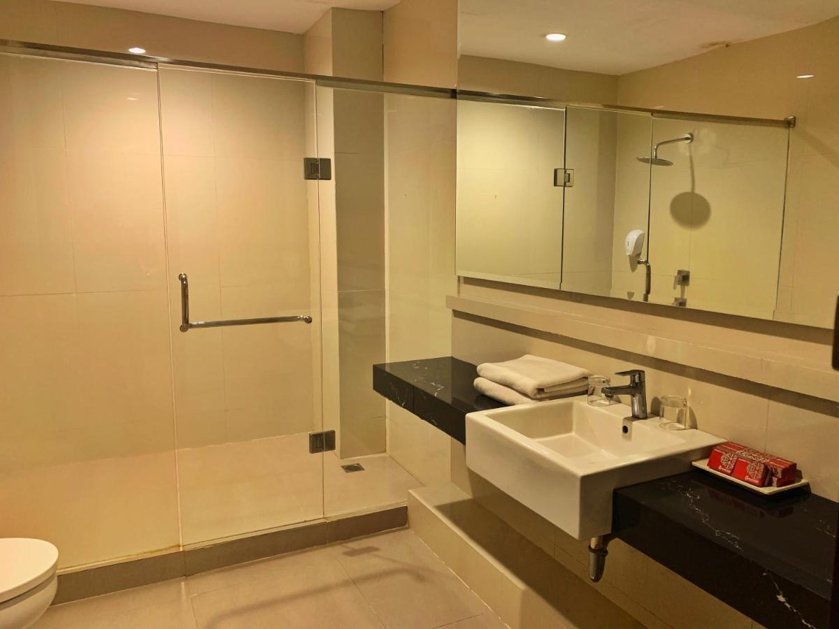 Ameera Hotel Pekanbaru Extérieur photo