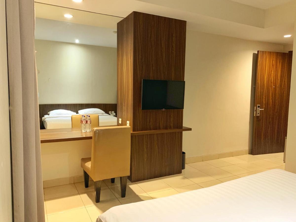 Ameera Hotel Pekanbaru Extérieur photo