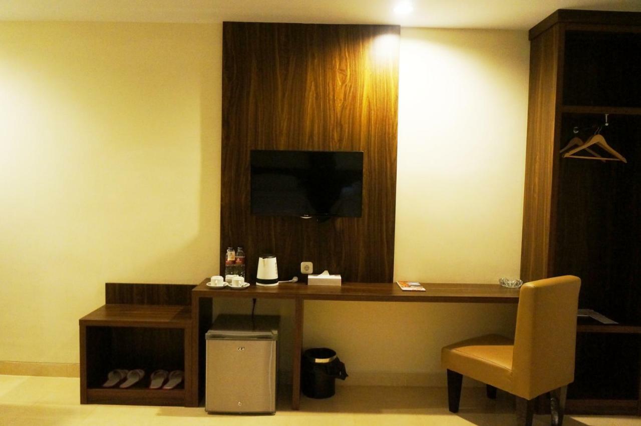 Ameera Hotel Pekanbaru Extérieur photo